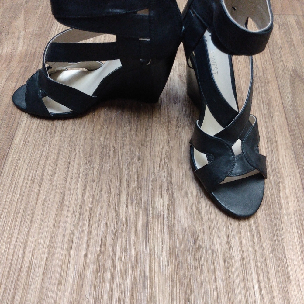 Shoes - Picture 3 of 6